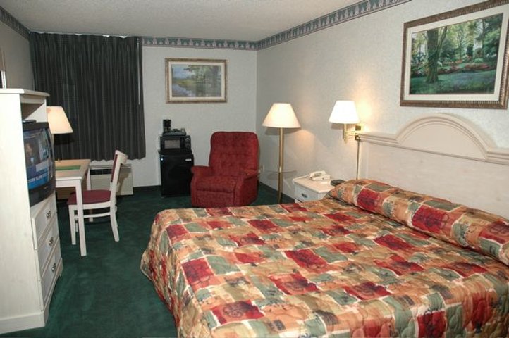 Key West Inn Baxley 3/7