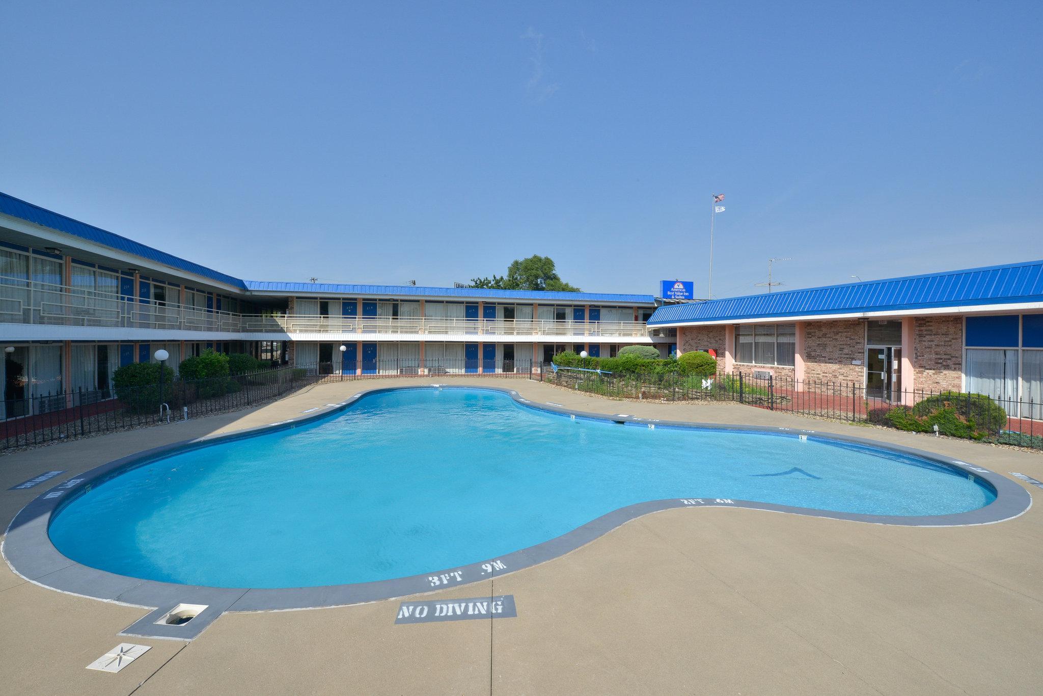 Americas Best Value Inn & Suites Kansas City 33/36