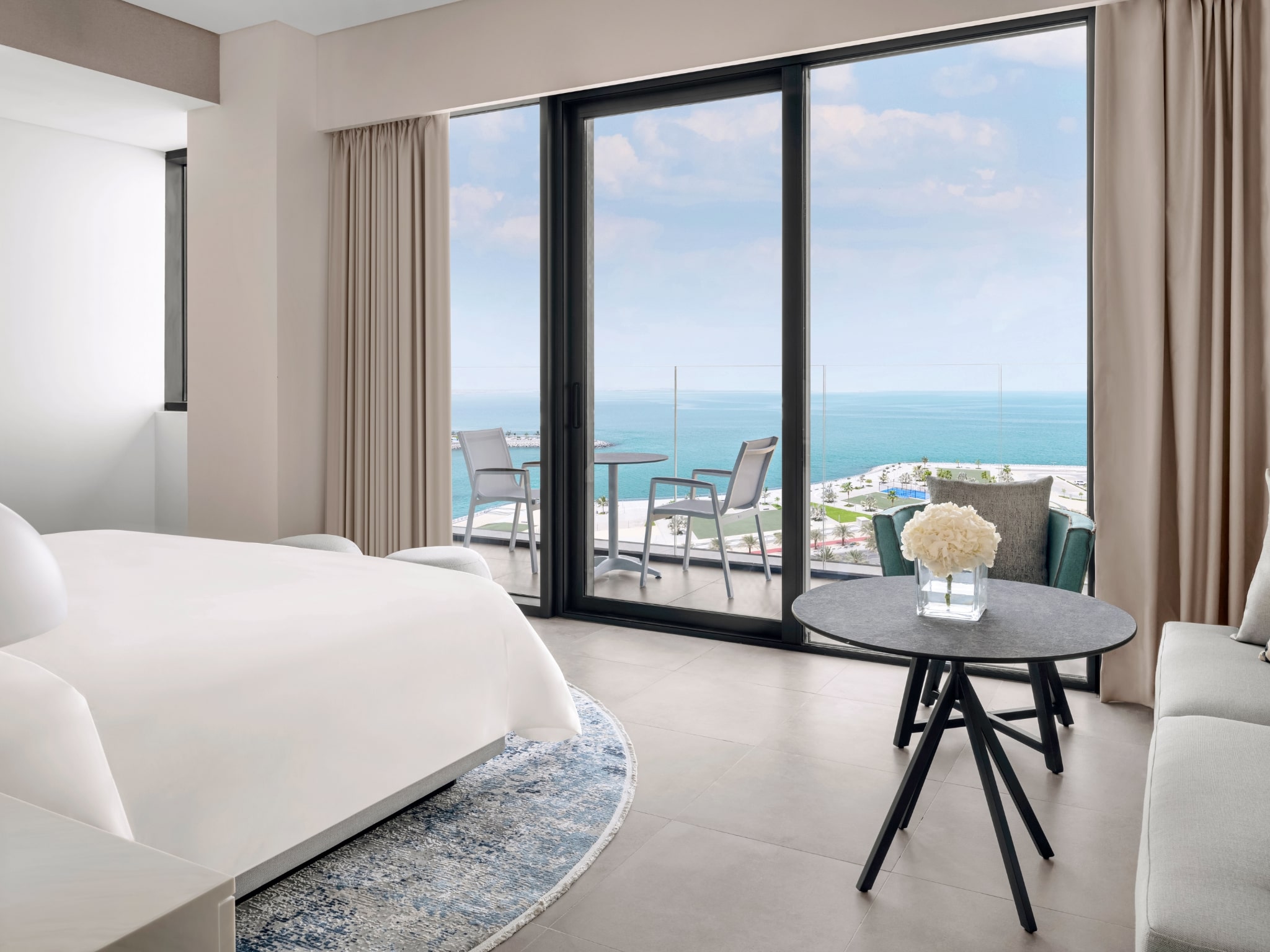 Bridge, Panoramic, Junior Suite, Movenpick Resort Al Marjan Island 3/8