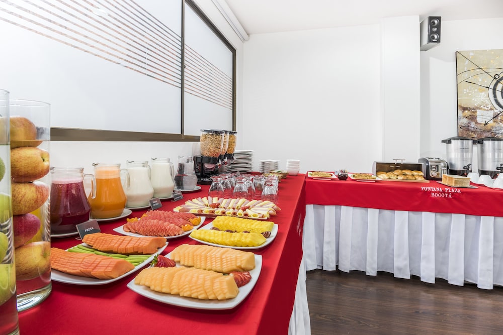 Travelers Apartamentos Y Suites Fontana Plaza 40/47