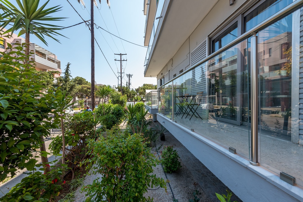 7 Palms Hotel Apartments 4/49