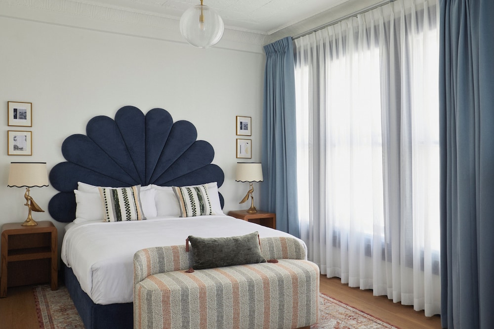 Gaslamp, Loft, Suite, King Bed, Sofa, Corner
