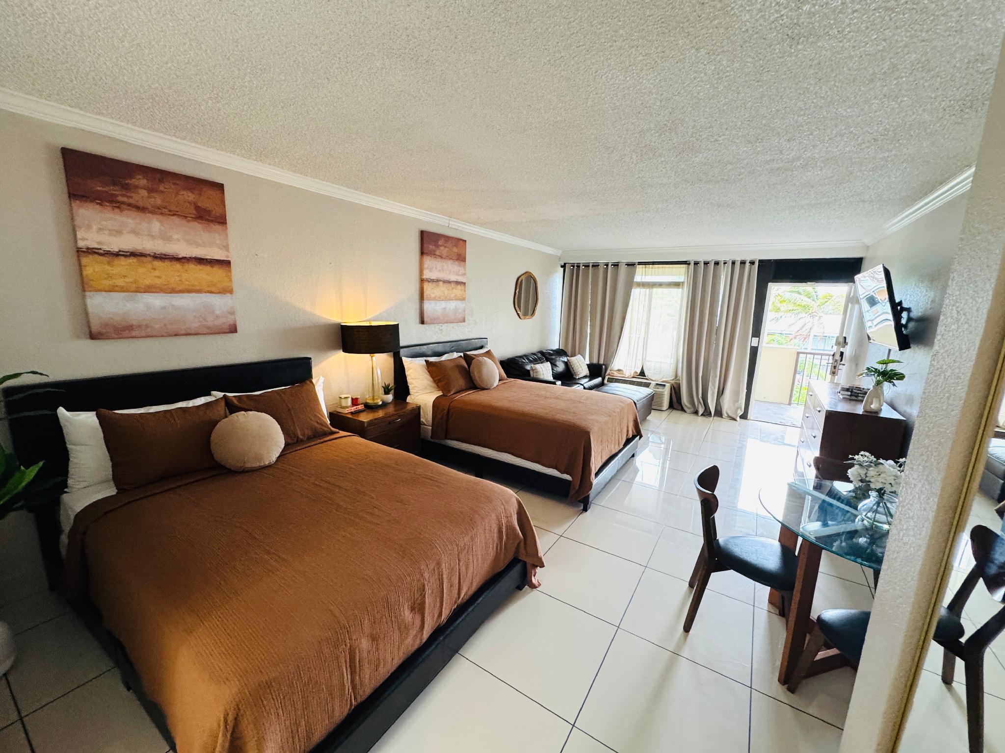 Deluxe, 2 Queen Beds