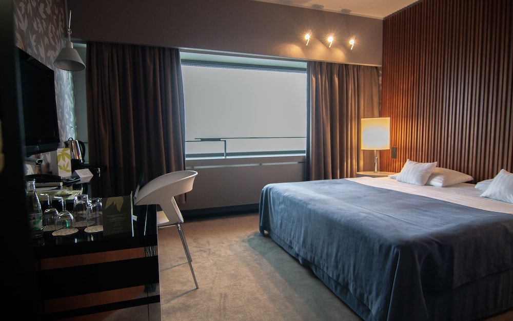 Deluxe, King Bed