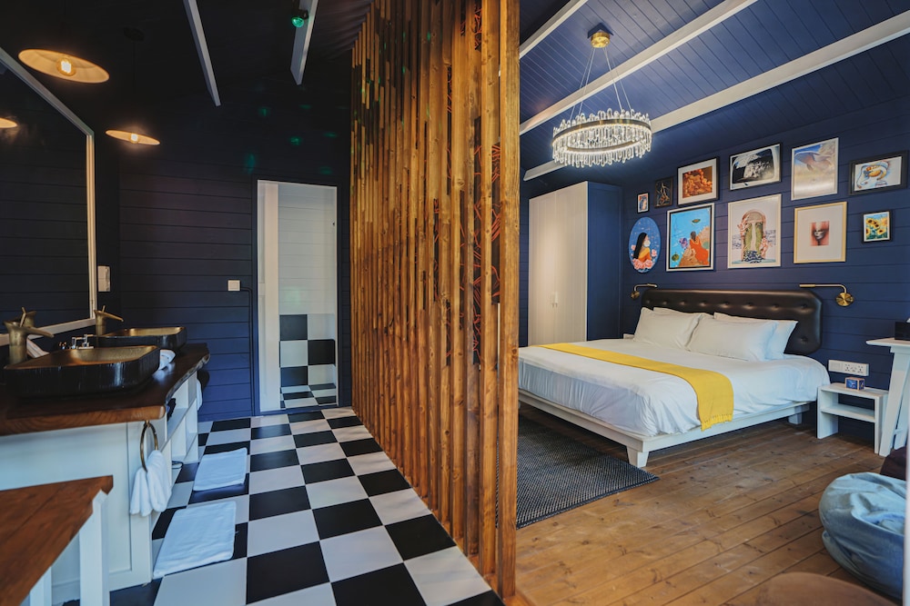 Oaga Art Resort 24/60