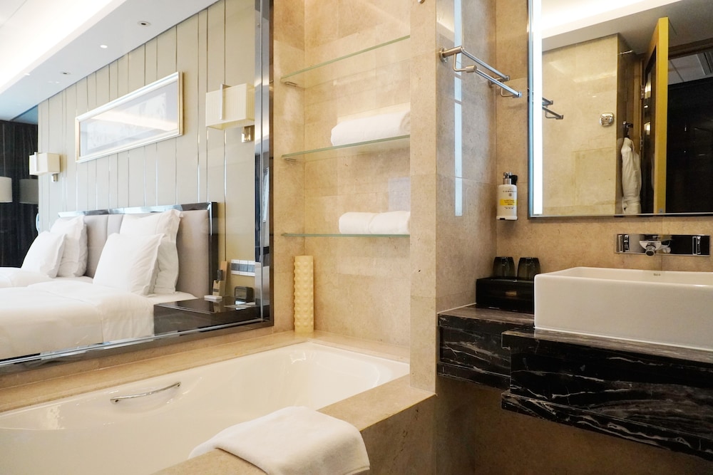 Pullman Wuxi New Lake 72/73