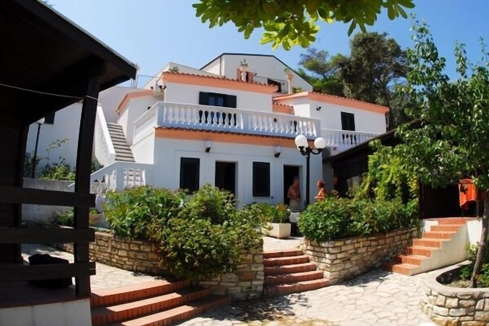 HOTEL RESIDENCE TRAMONTO 30/34