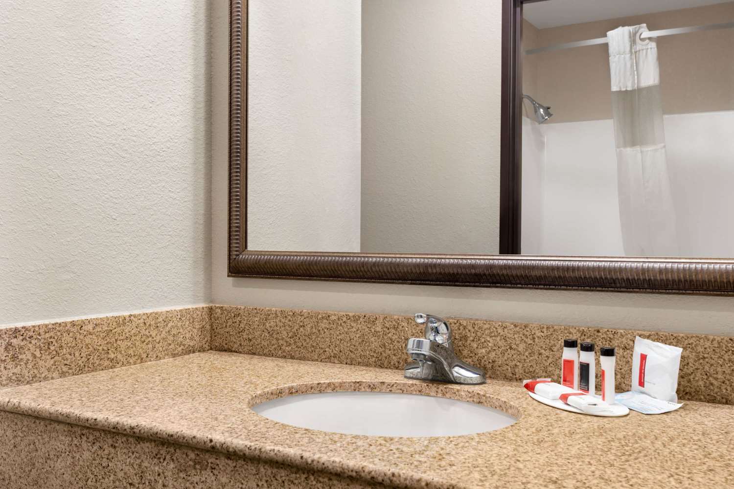 Ramada By Wyndham Elizabethtown 10/11