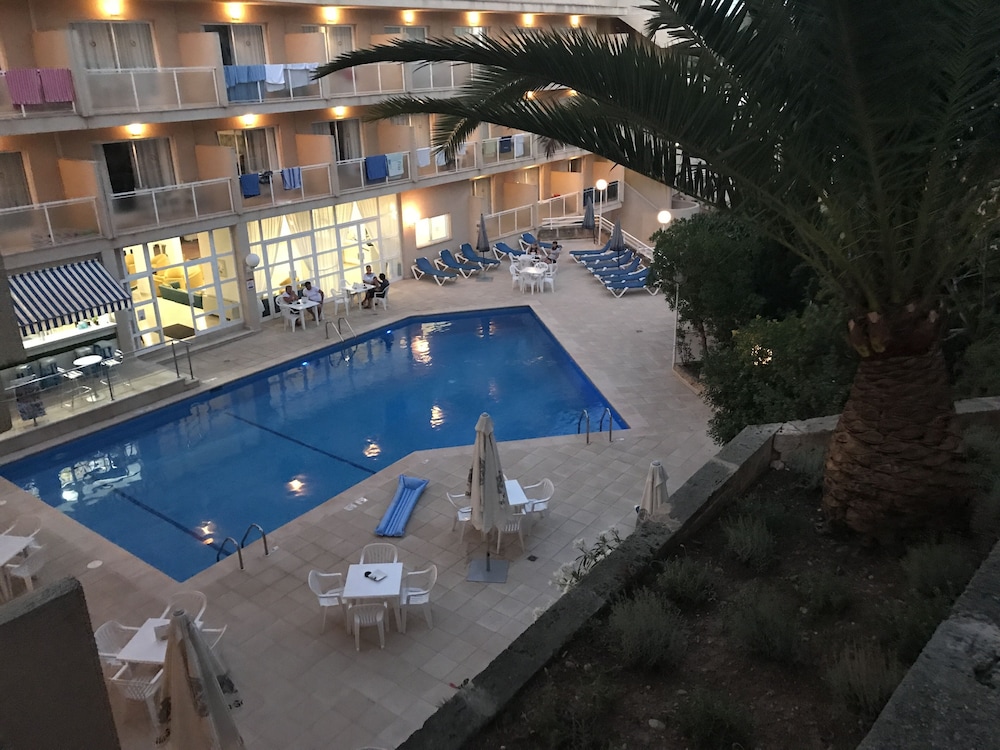 Hotel Tora 65/69
