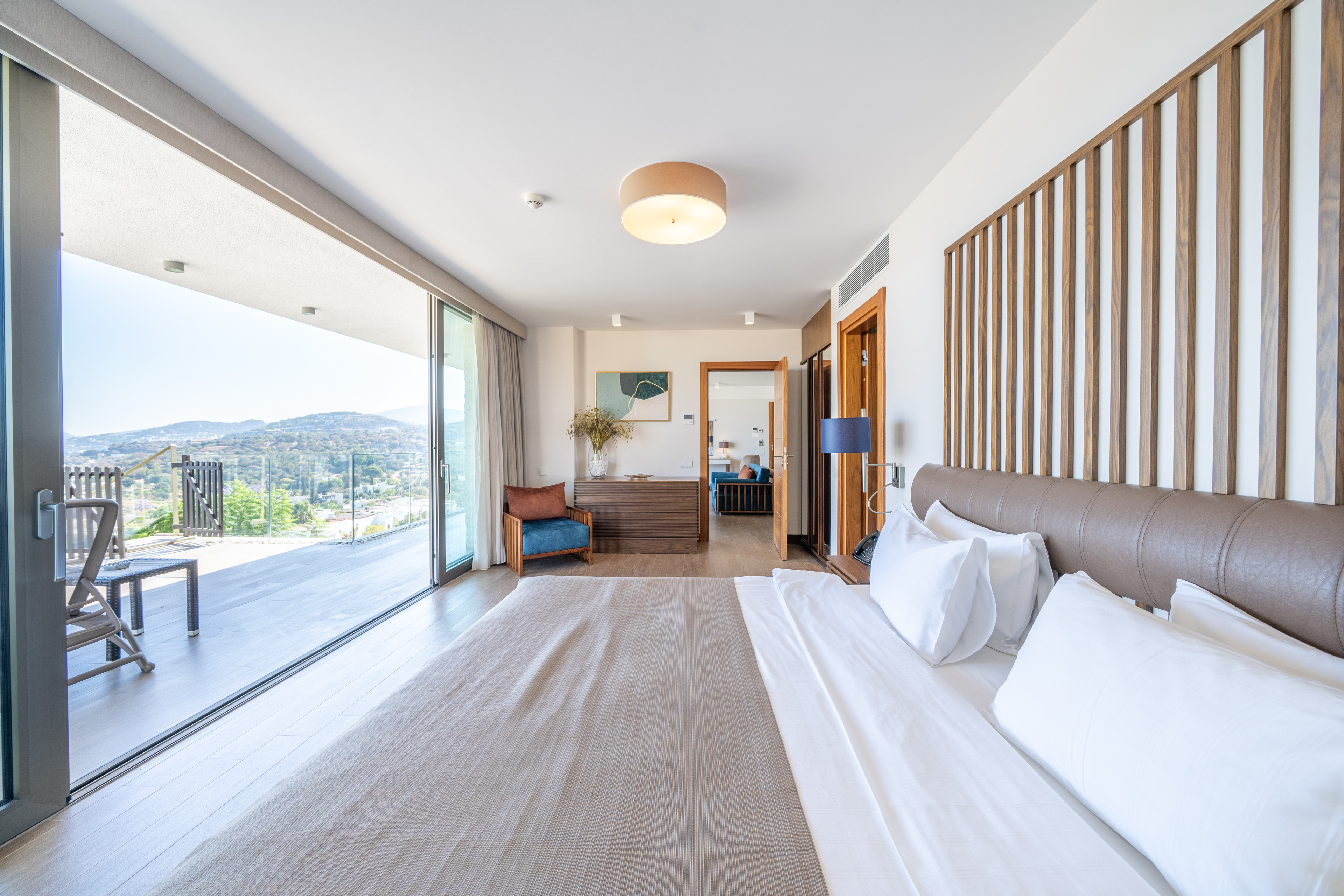 Suite, Sea View