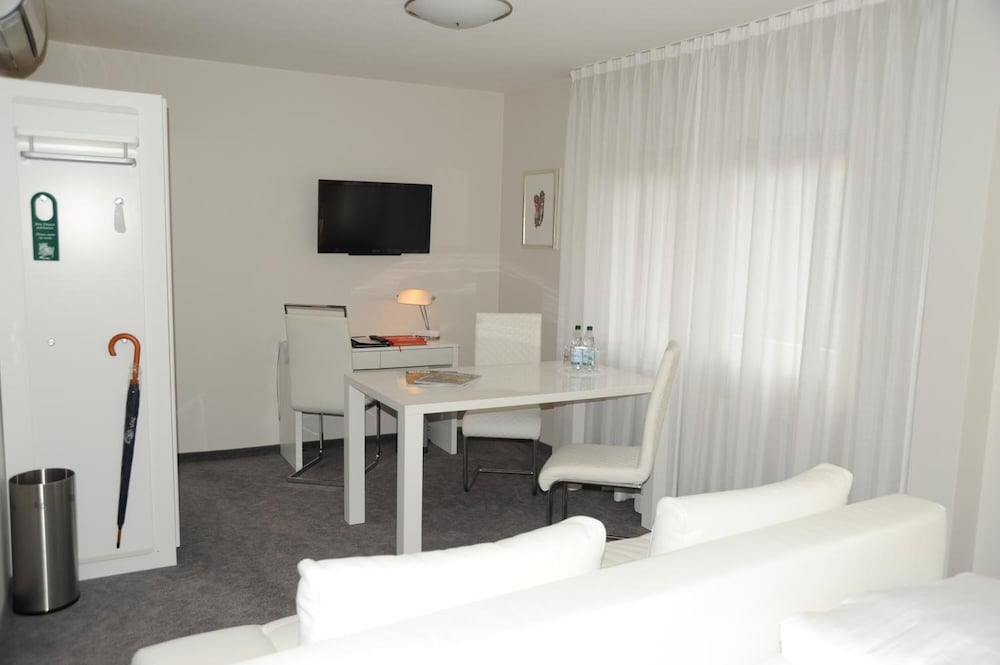 Hotel Restaurant Adler 25/37