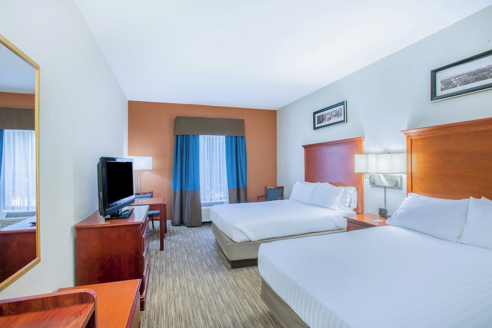 Holiday Inn Express Hotel And Suite Brattleboro Vt 14/47