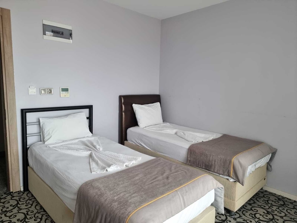 Ayvalik Elisa Otel 9/27
