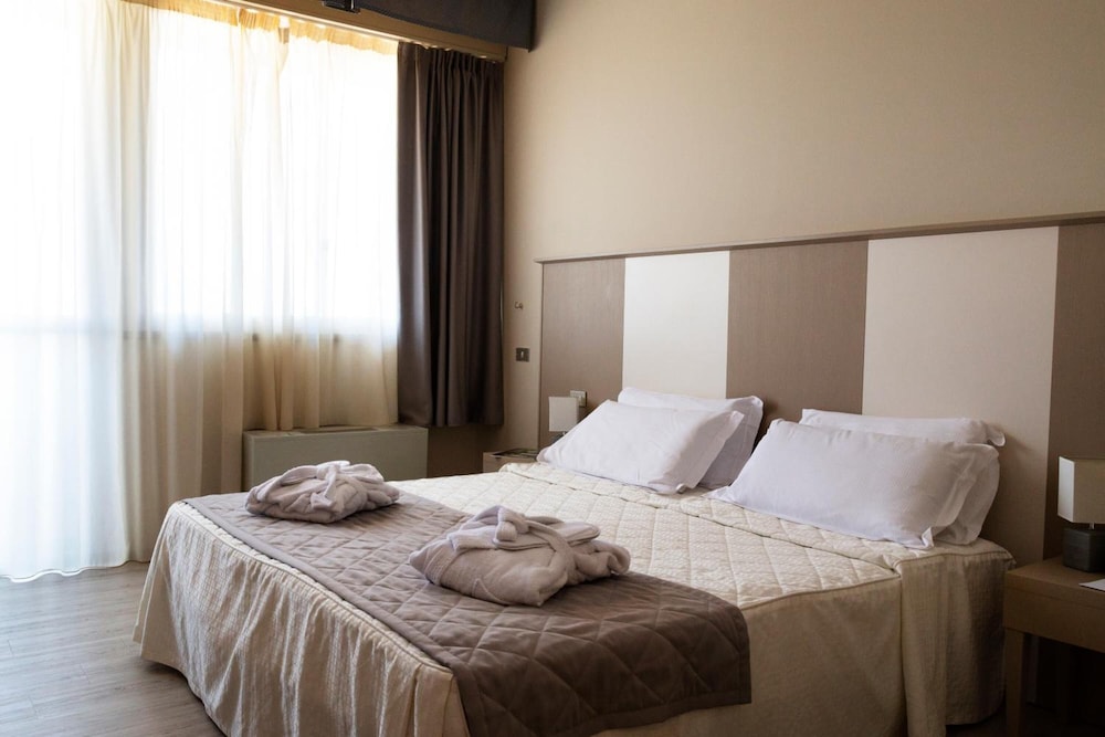 JR Hotels Gate 7 Bologna 33/70