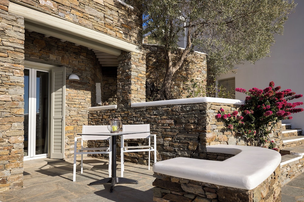 Selana Suites 7/50