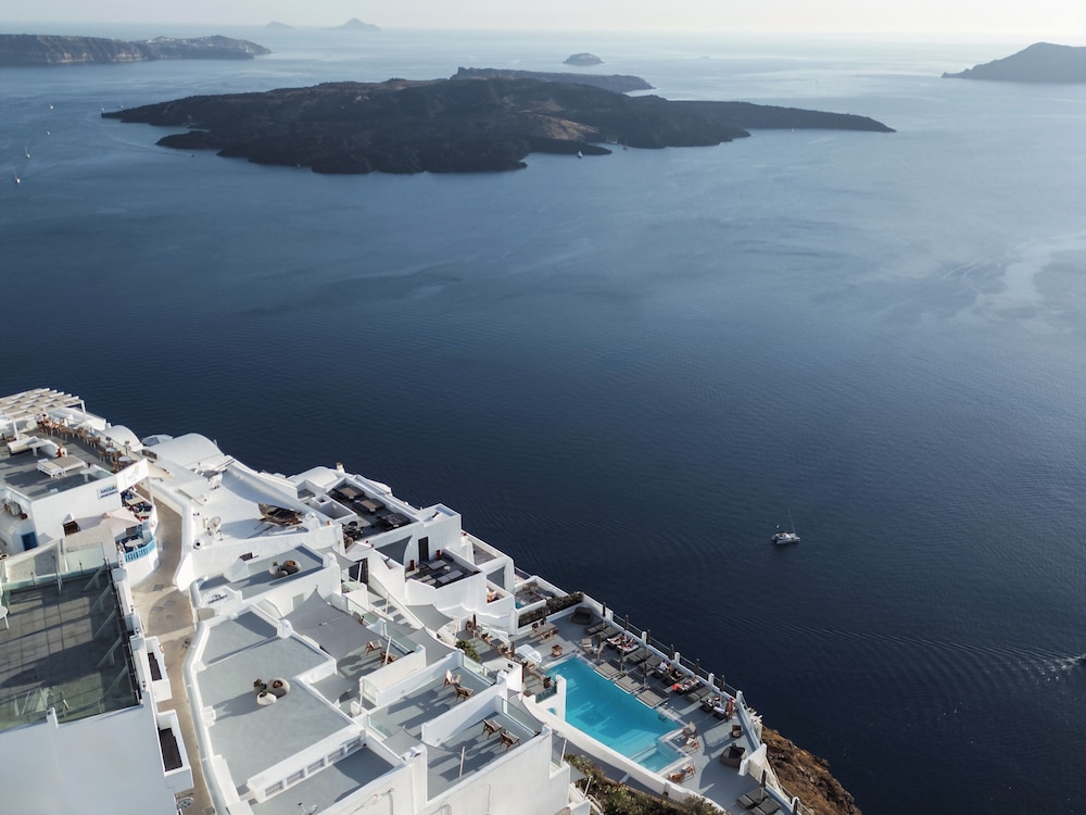 Belvedere Suites 38/50