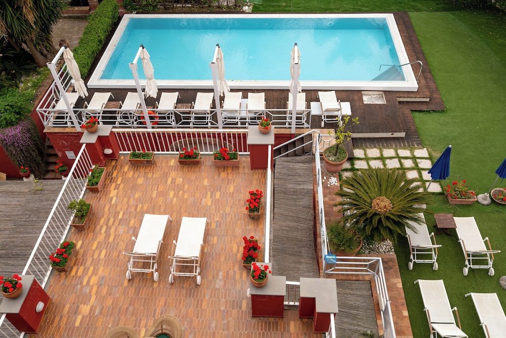 Palatium Mari Hotel 8/75