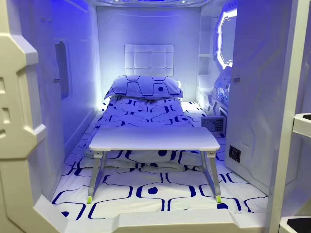 Riccarton Capsule Hotel 14/26