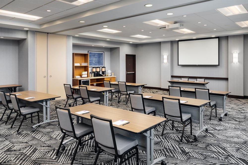 Hyatt Place Canton 54/62