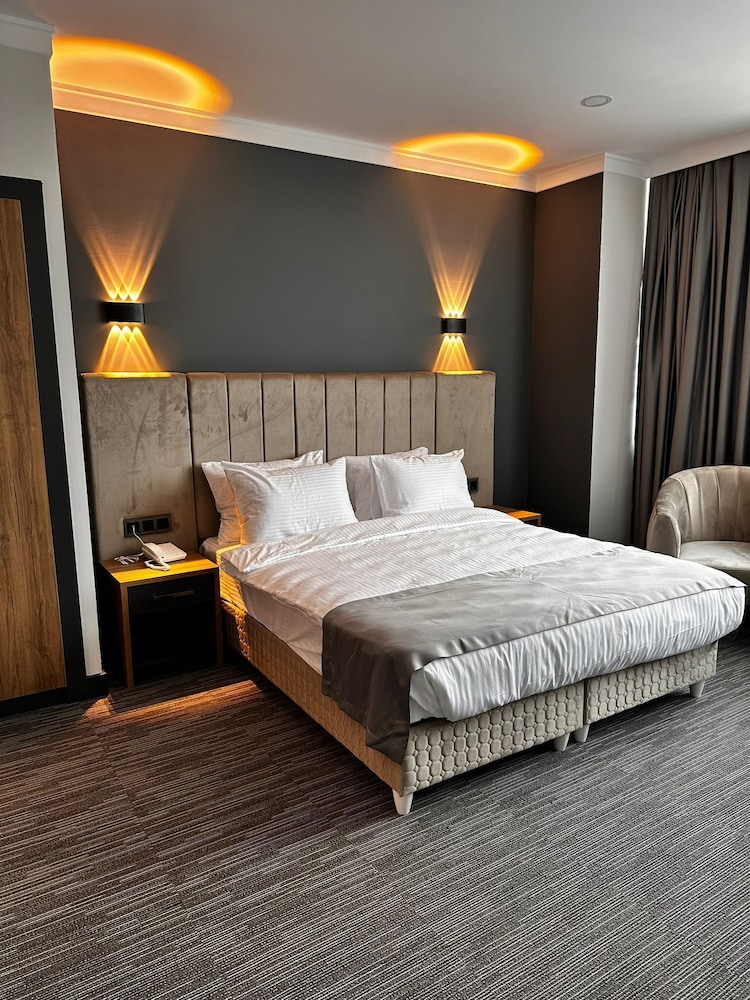 HOME PLUS Hotel & SEYHLI 16/42