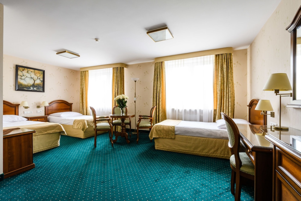 Hotel Boss 10/45