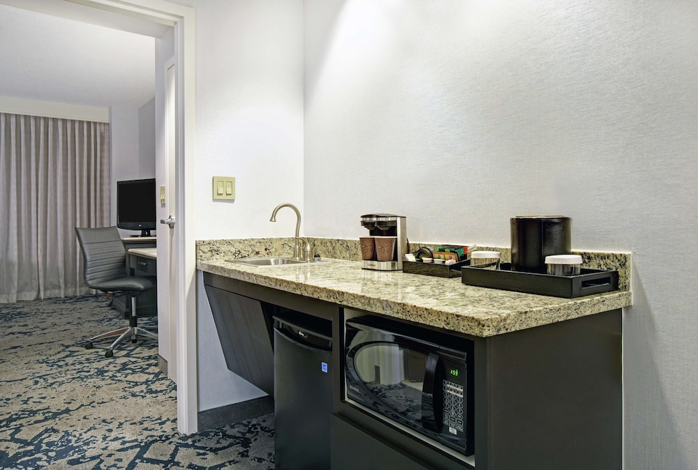 Embassy Suites Charleston 38/58