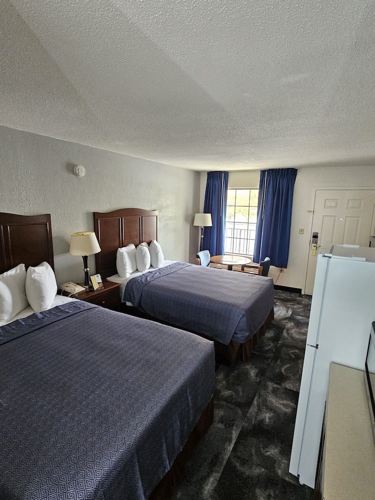 Bluegrass Extended Stay Hotel 10/57