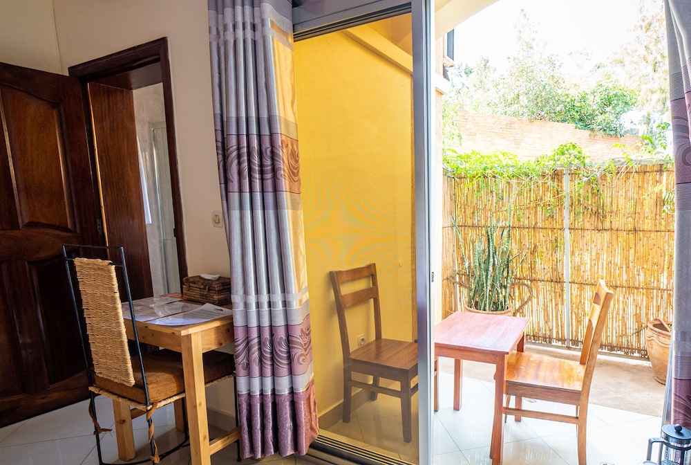 Heaven Restaurant and Boutique Hotel 40/50