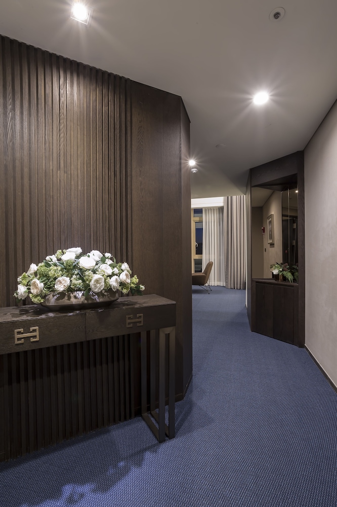 Centum Primus Hotel 46/50