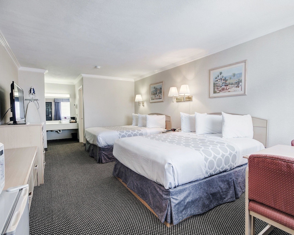 Econo Lodge Van Horn 8/26