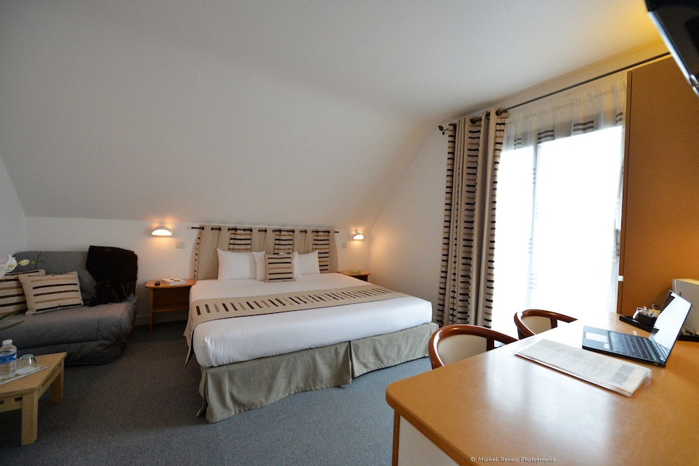 HOTEL LE GAVRINIS 4/25