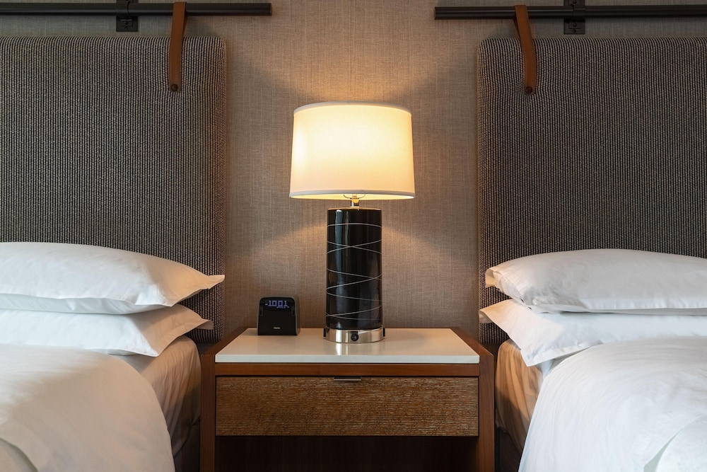 Sheraton Grand Chicago Riverwalk 11/62
