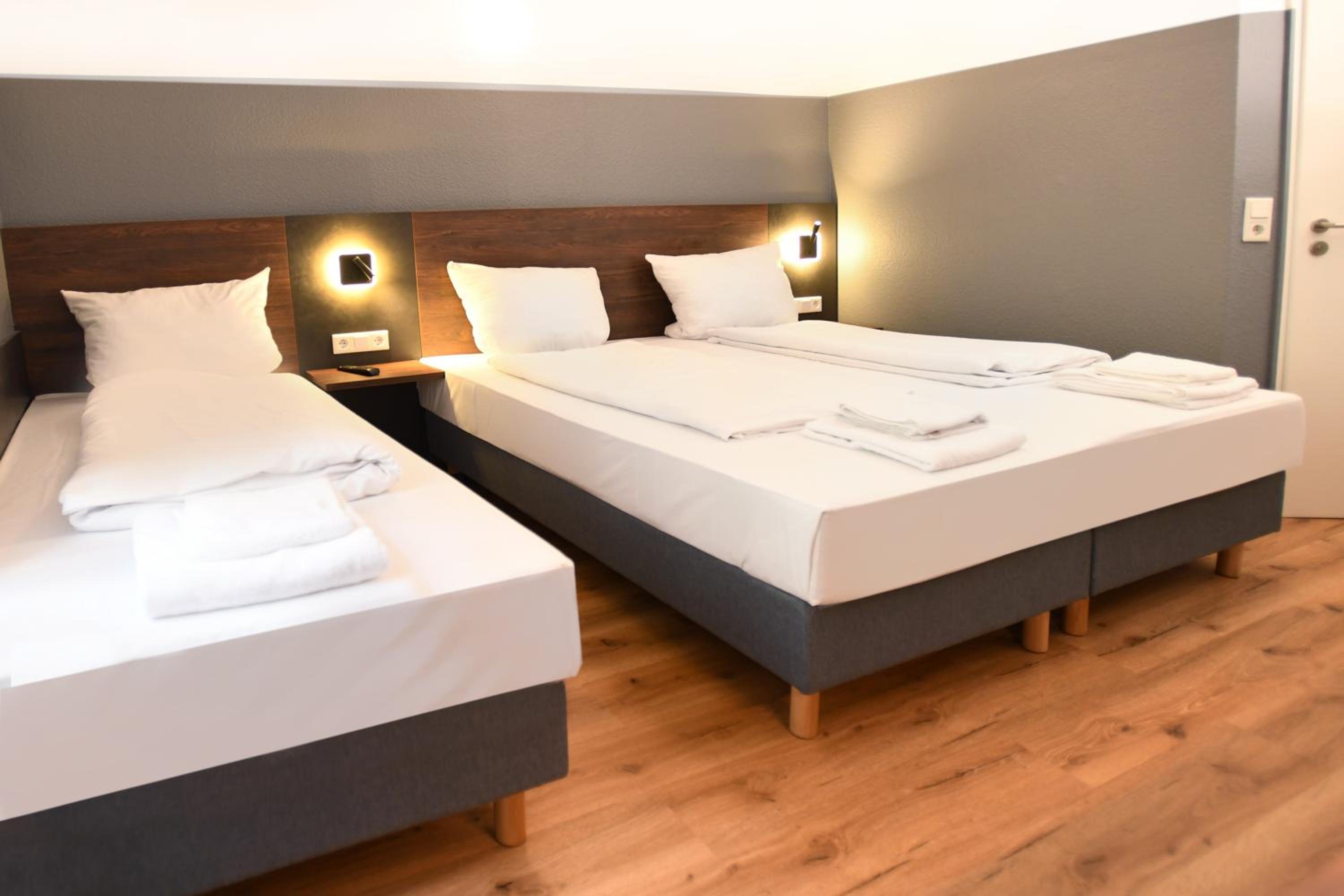 Apadana Hotel 6/50