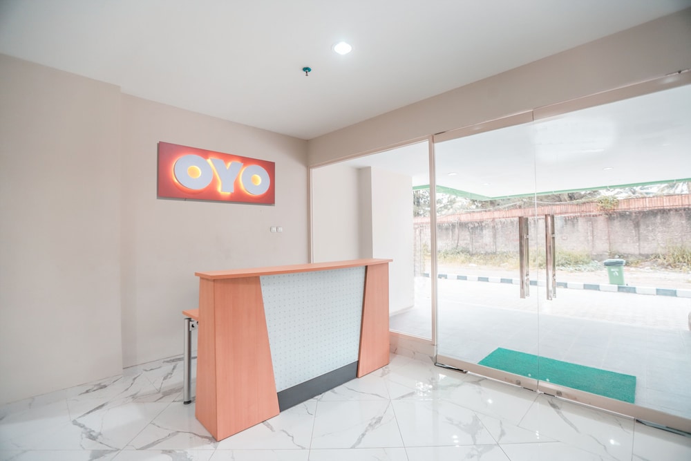 OYO 498 Green Lake View Ciputat 24/65