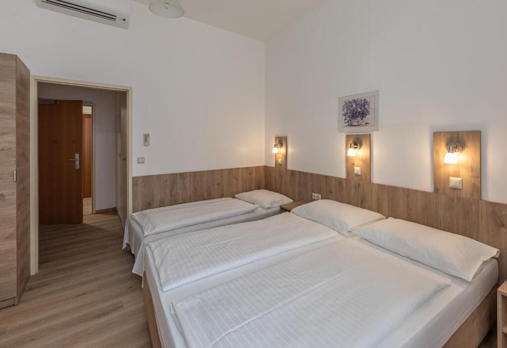 Terminus Hotel 32/50