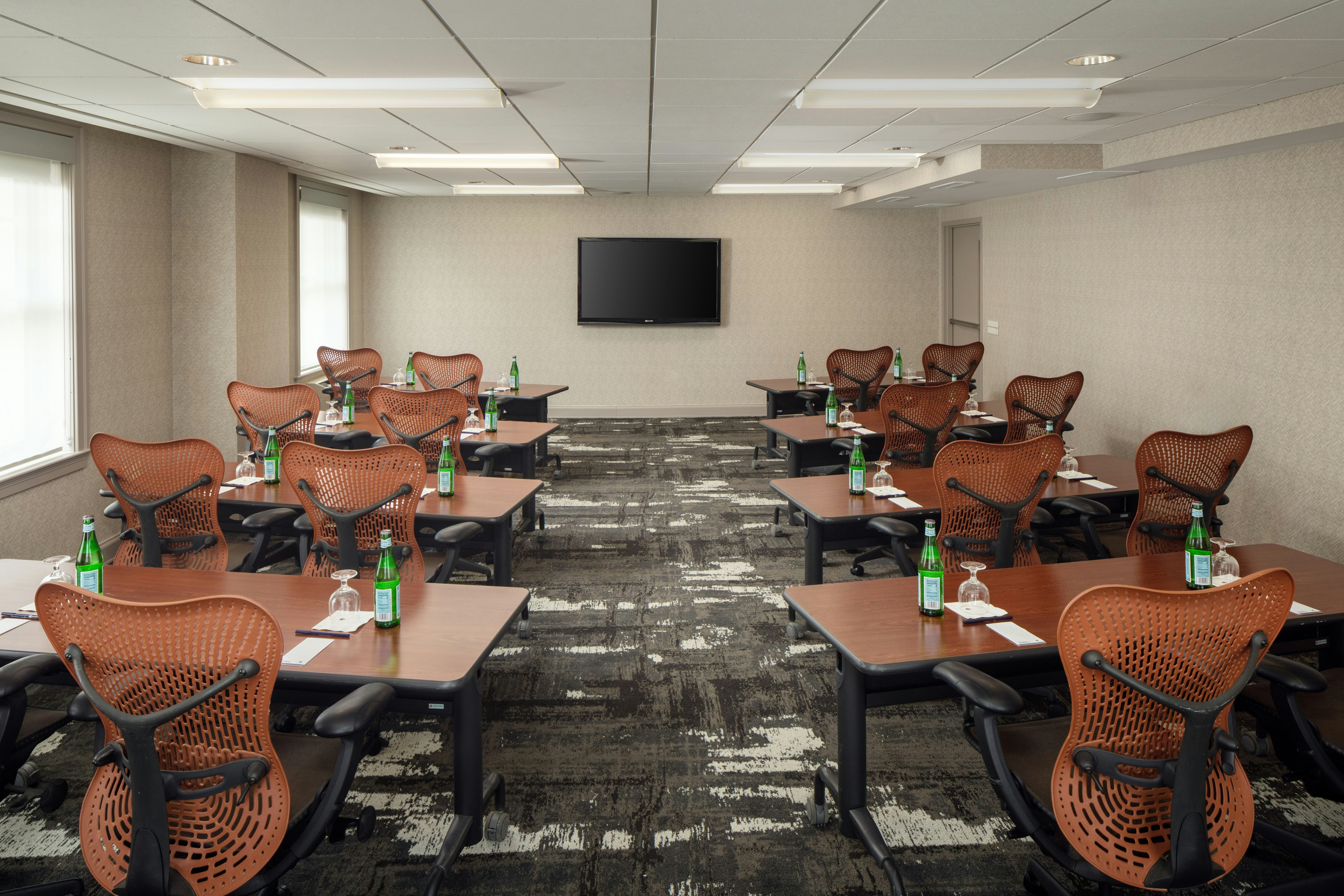 DoubleTree Suites by Hilton Detroit Downtown - Fort Shelby 50/59
