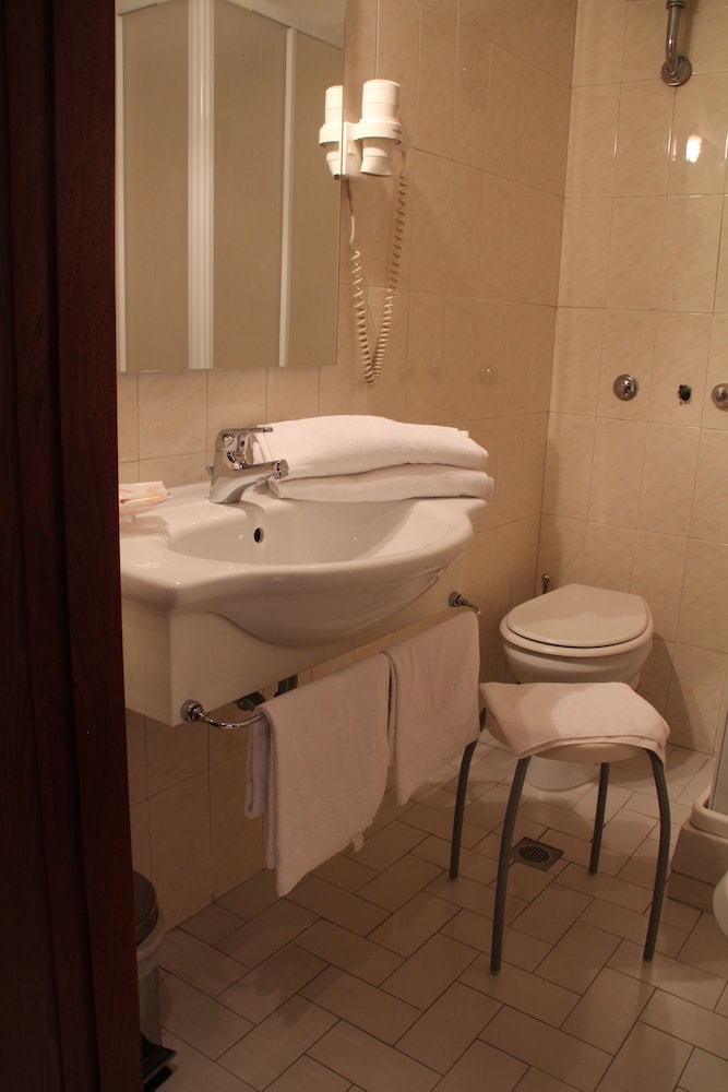Hotel Europa Di Arzano 50/65