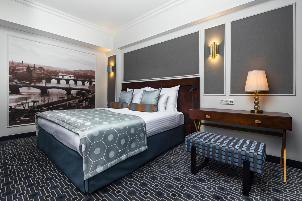 Room, Triple, Double Bed