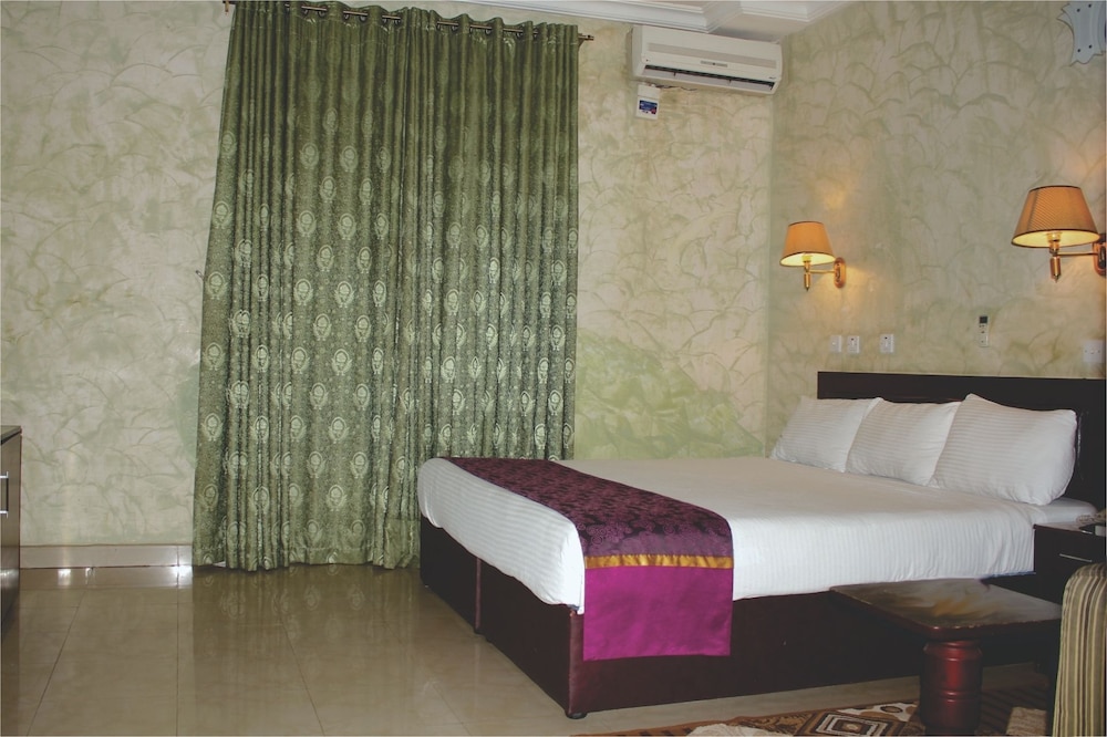 Bestway Luxury Suites 7/22