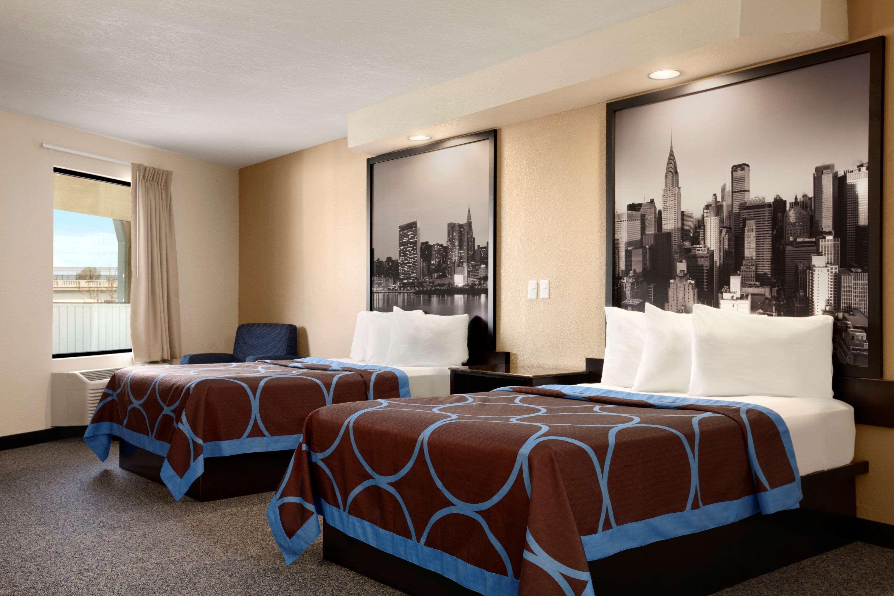 Super 8 by Wyndham Rahway Newark 8/16
