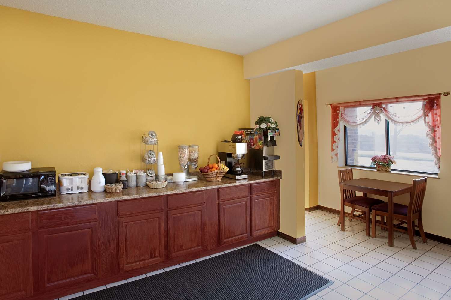 Americas Best Value Inn - Livonia / Detroit 3/3