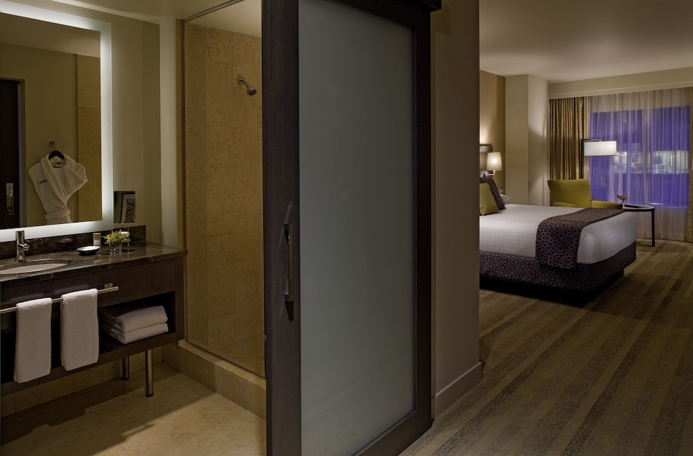 Hyatt At Olive 8 69/69