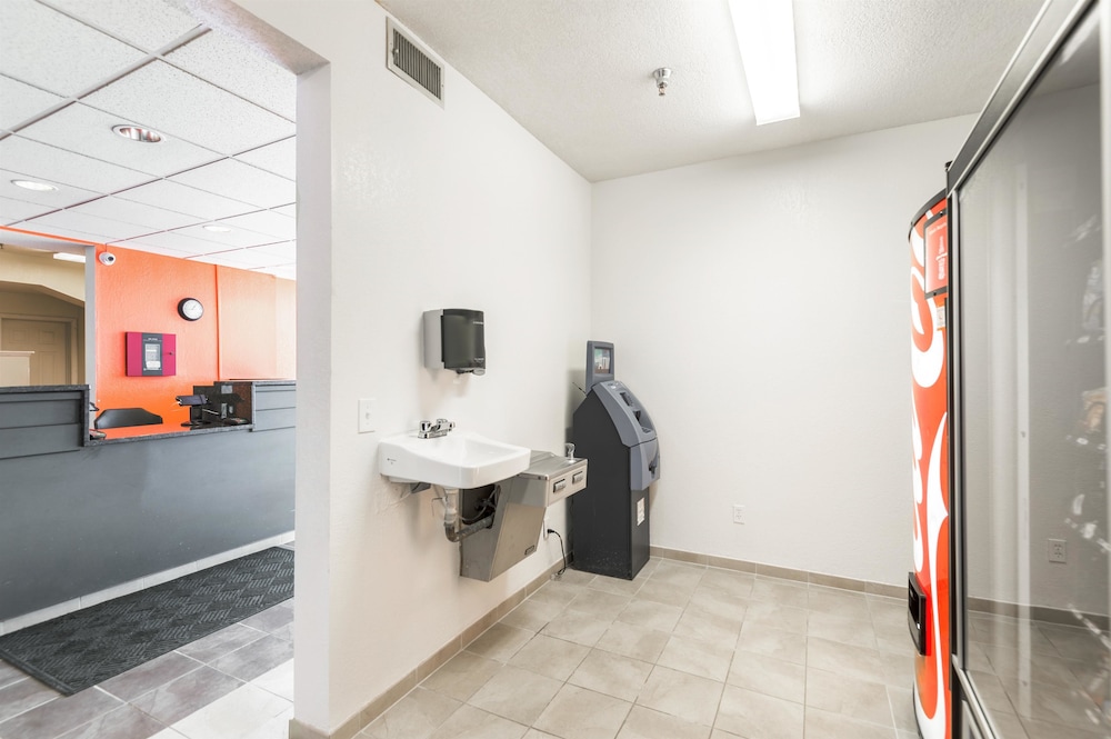 Motel6 Olathe, KS 35/49