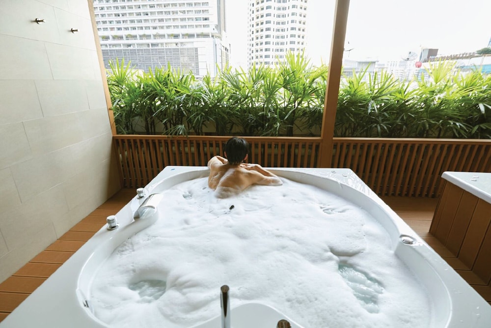 Arck Hotel 25/50
