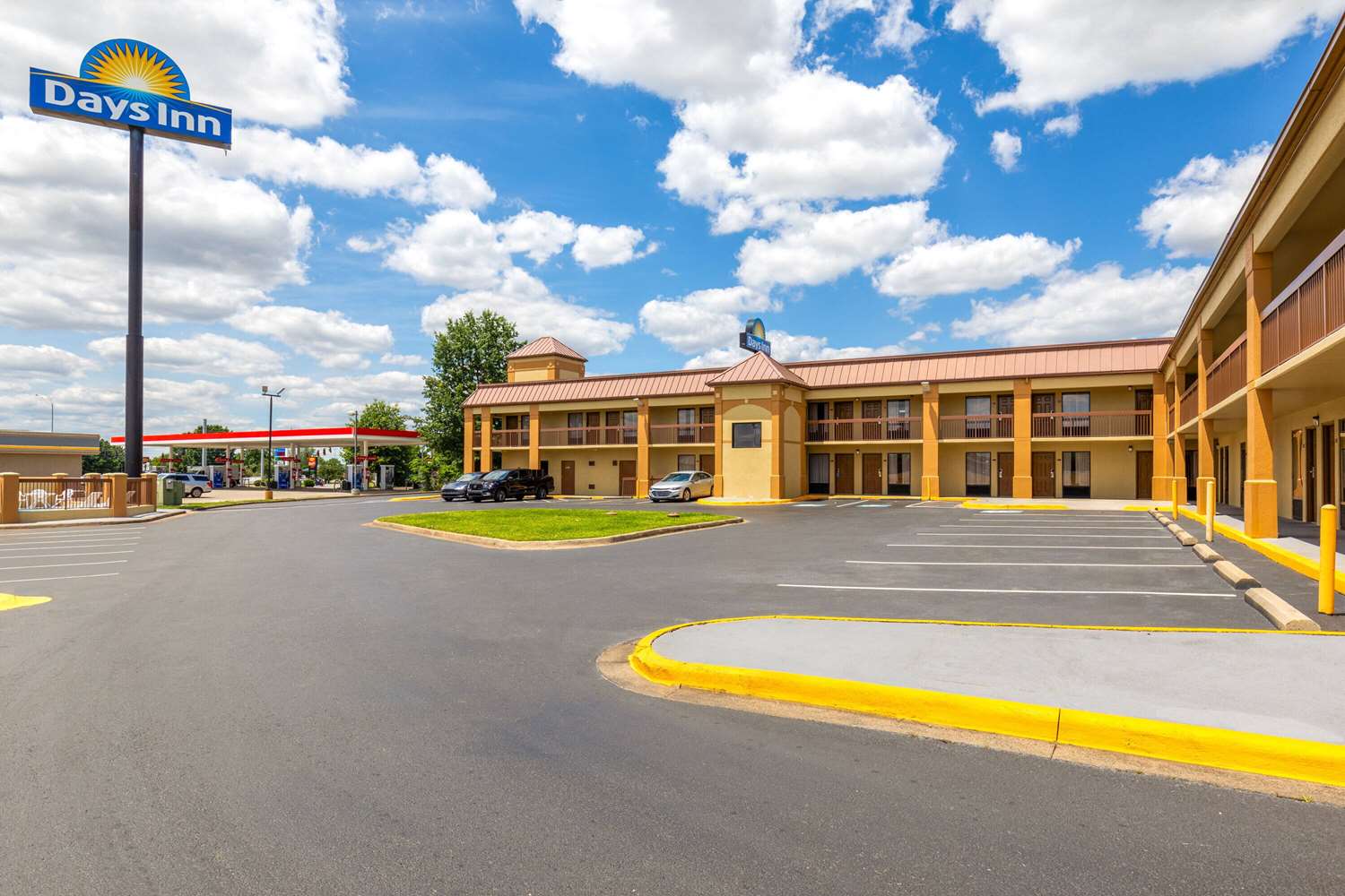 Days Inn By Wyndham Oak Grove/Ft. Campbell 25/32