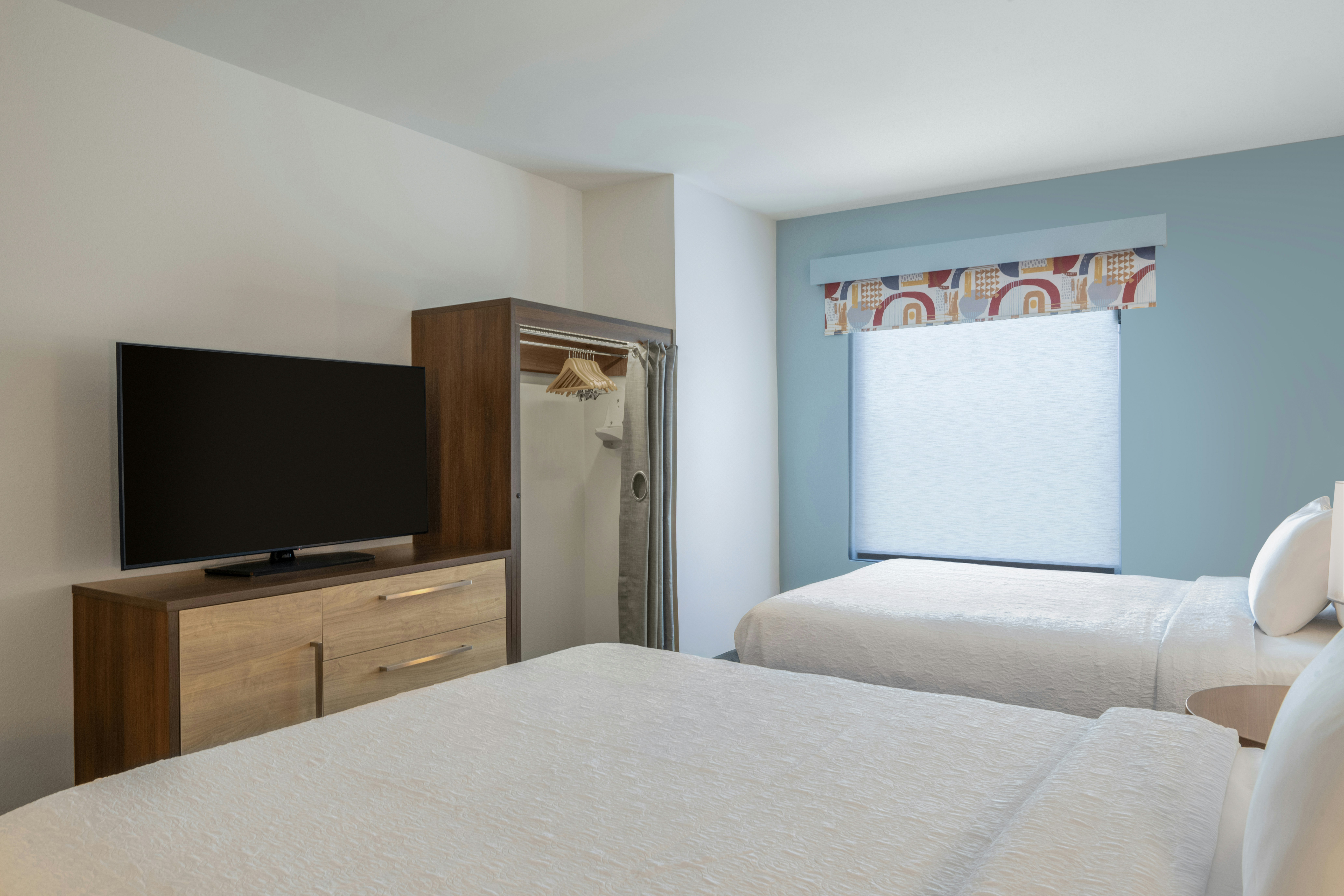 Suite, 2 Queen Beds, Accessible