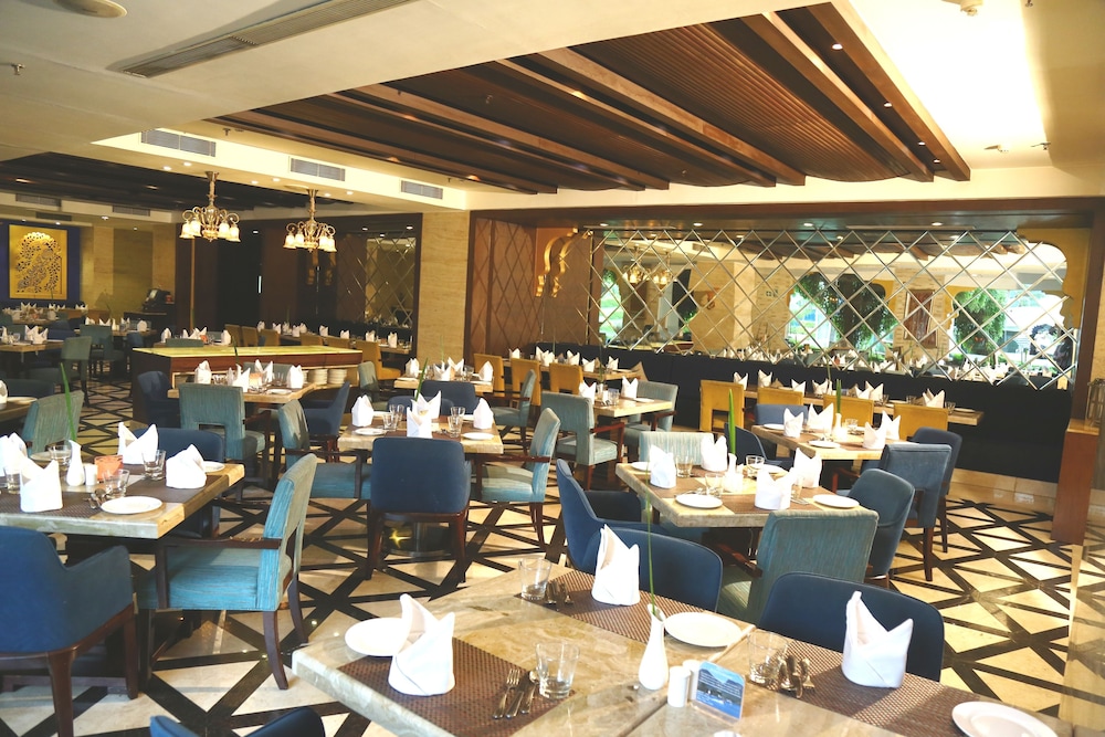 Radisson Blu Udaipur Palace Resort And Spa 56/74