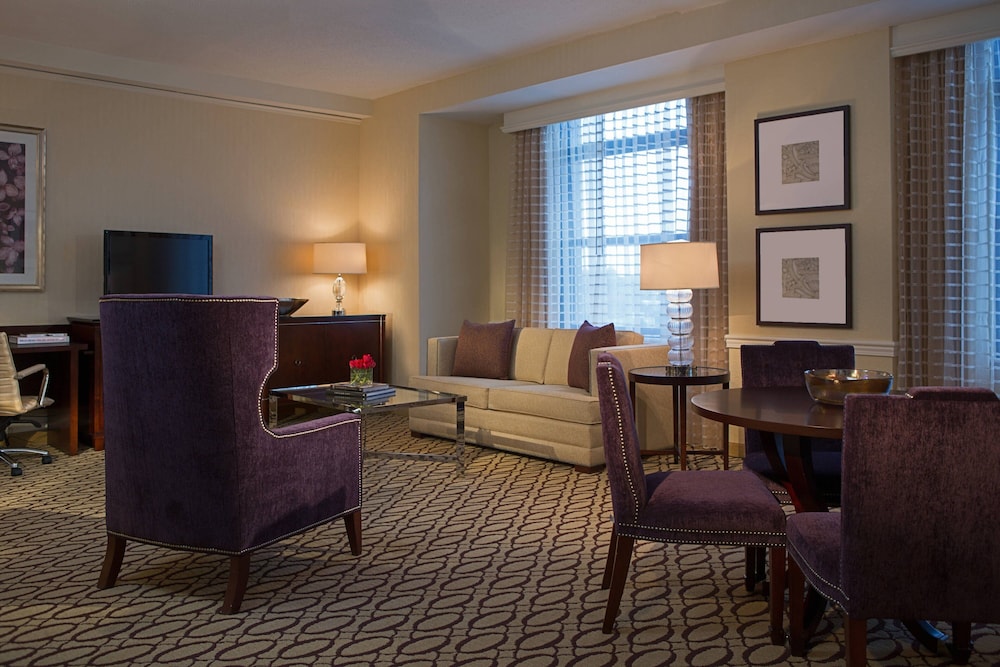 PEORIA MARRIOTT PERE MARQUETTE 24/50
