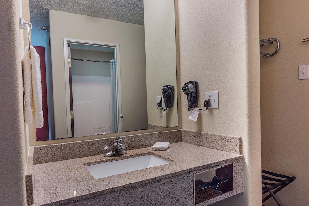 Motel6 Abbeville, LA 57/65