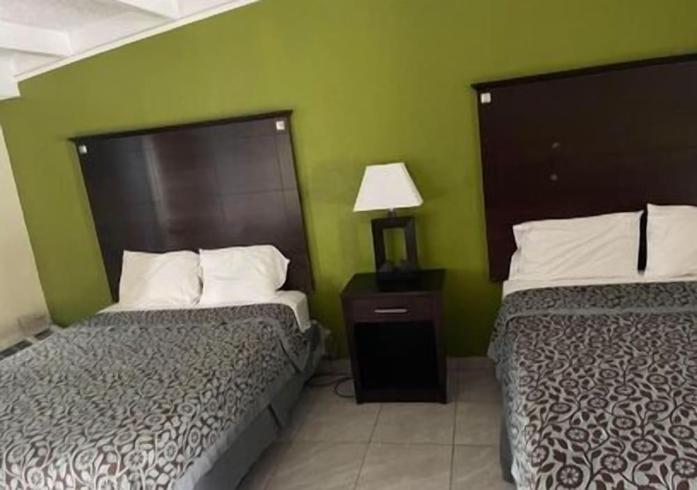 Regency Inn 22/55